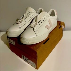 Veja Campo Women's Sneakers size 9